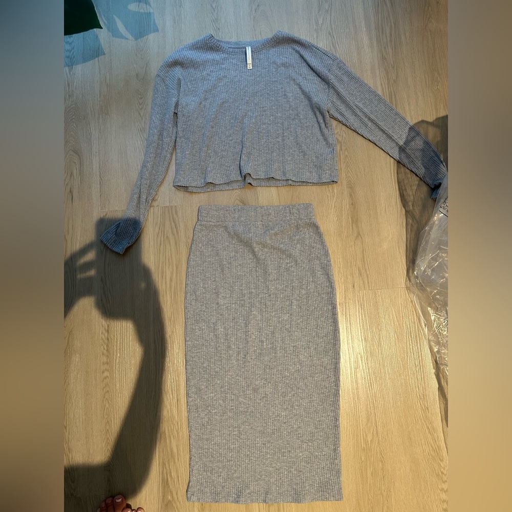 Aritzia Gray Ribbed Knit Skirt Set with top